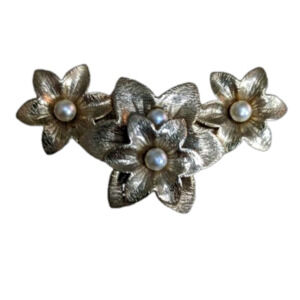 Vintage Sarah Coventry lotus flower brooch pin